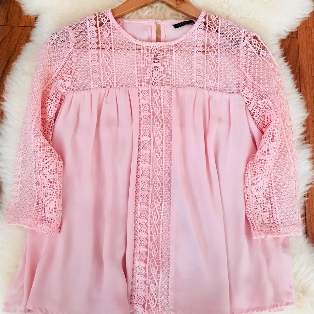 Pink classic/modern blouse